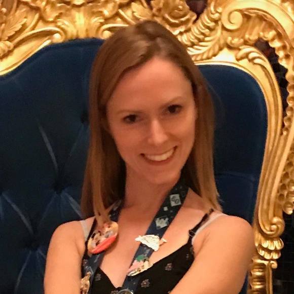 Meet your Posher, Jennifer - Picture 1 of 1